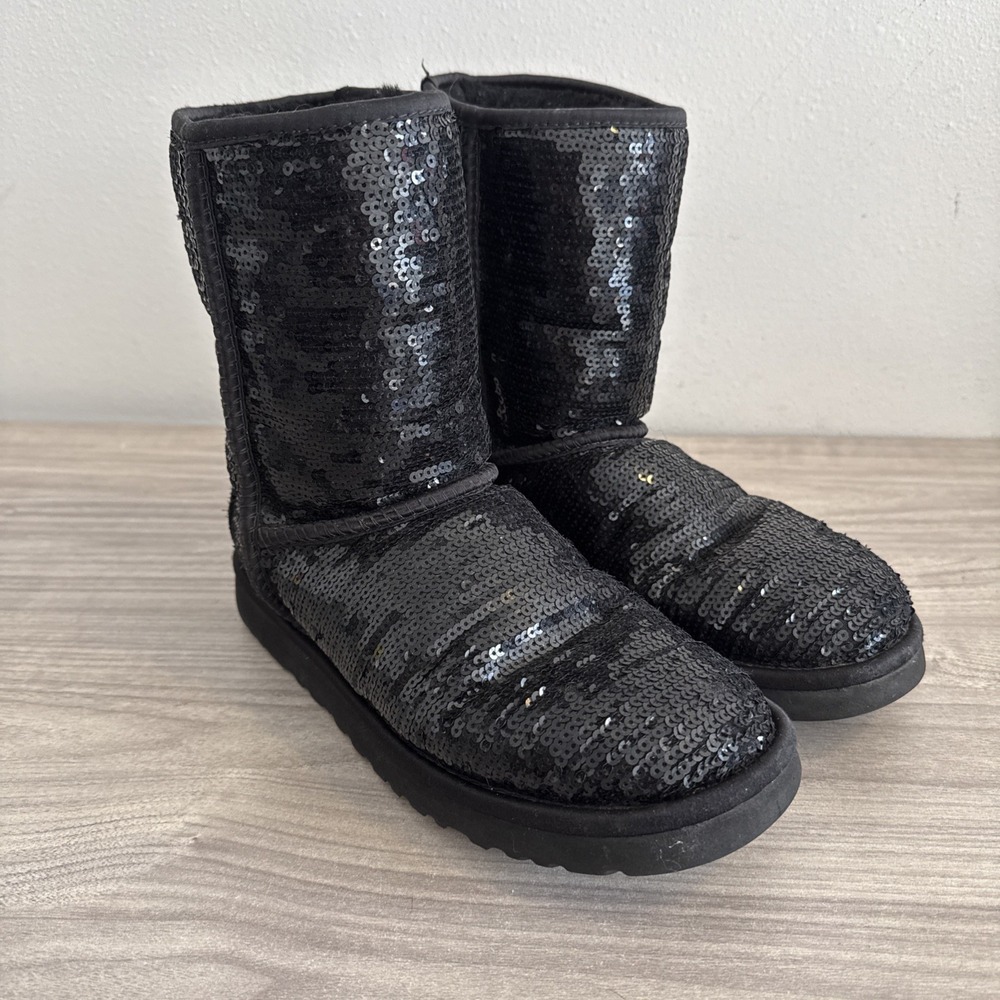 Ugg Classic Short Sparkles Sequins Black Boots Shearling S/N 3161  Size 7 - Picture 2 of 10